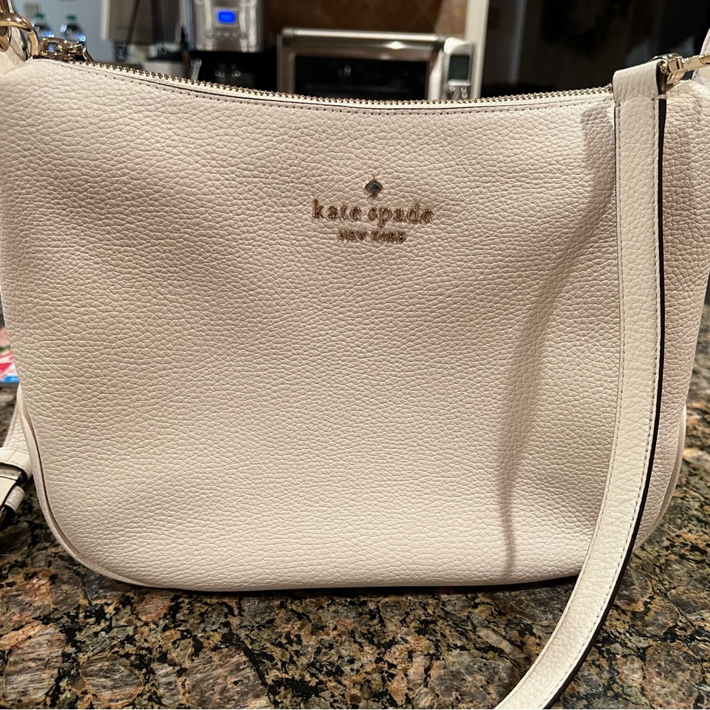 Like New Kate Spade leather handbag